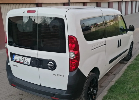 Opel Combo cena 25900 przebieg: 300000, rok produkcji 2013 z Wałbrzych małe 596